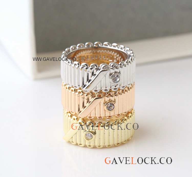 Knockoff Tiff@ny Ring with 1 Diamond